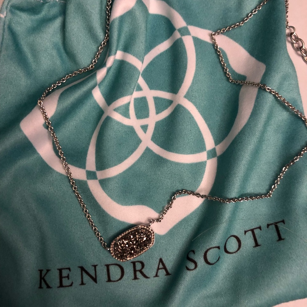 Kendra Scott necklace